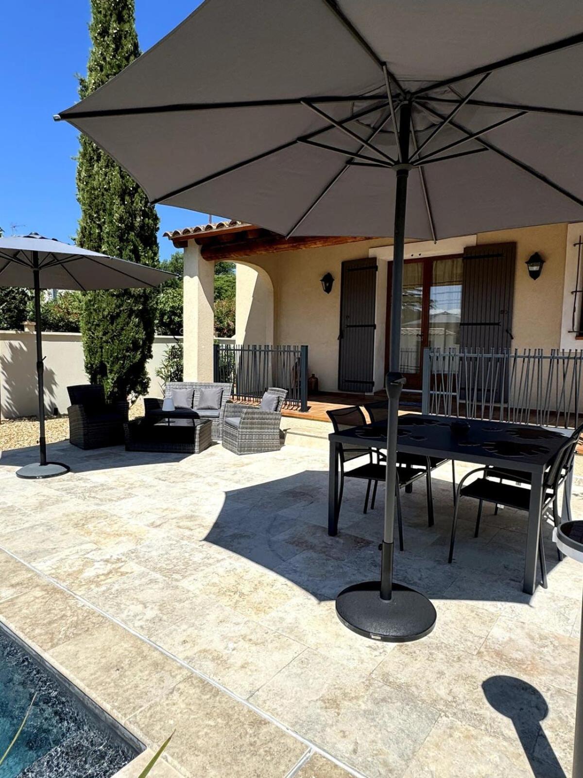 Les Lauriers Blancs Air-conditioned With Swimming Pool Holiday home L'Isle-sur-la-Sorgue